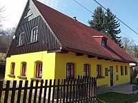 Chalupa pod stolovou horou Ostaš