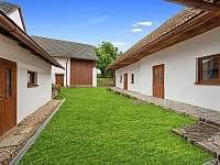 Retreat House Ústup